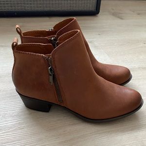NWOT Lucky Brand Zip-Up Leather Booties